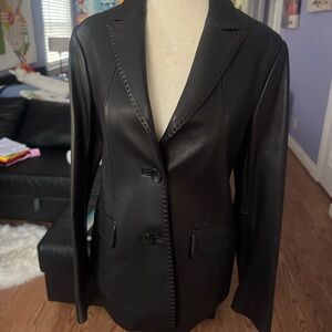 New without tag Brooks Brothers Black Leather Blazer size 4. Stunning
